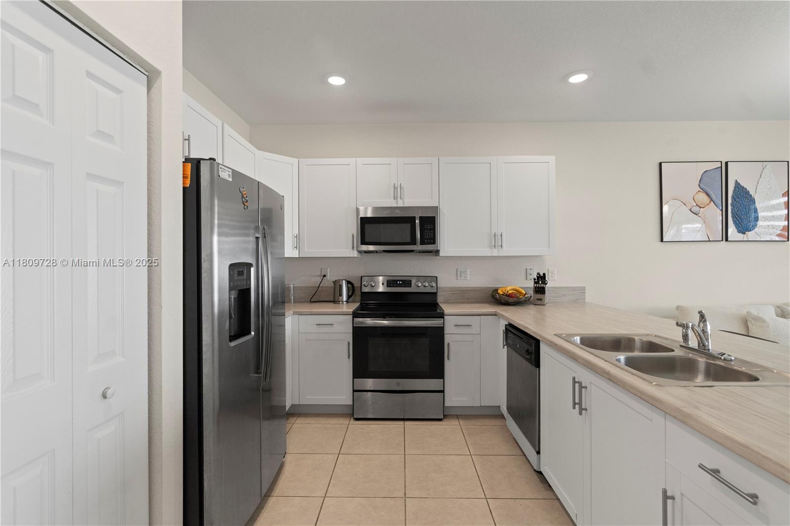 AQUABELLA - Residential