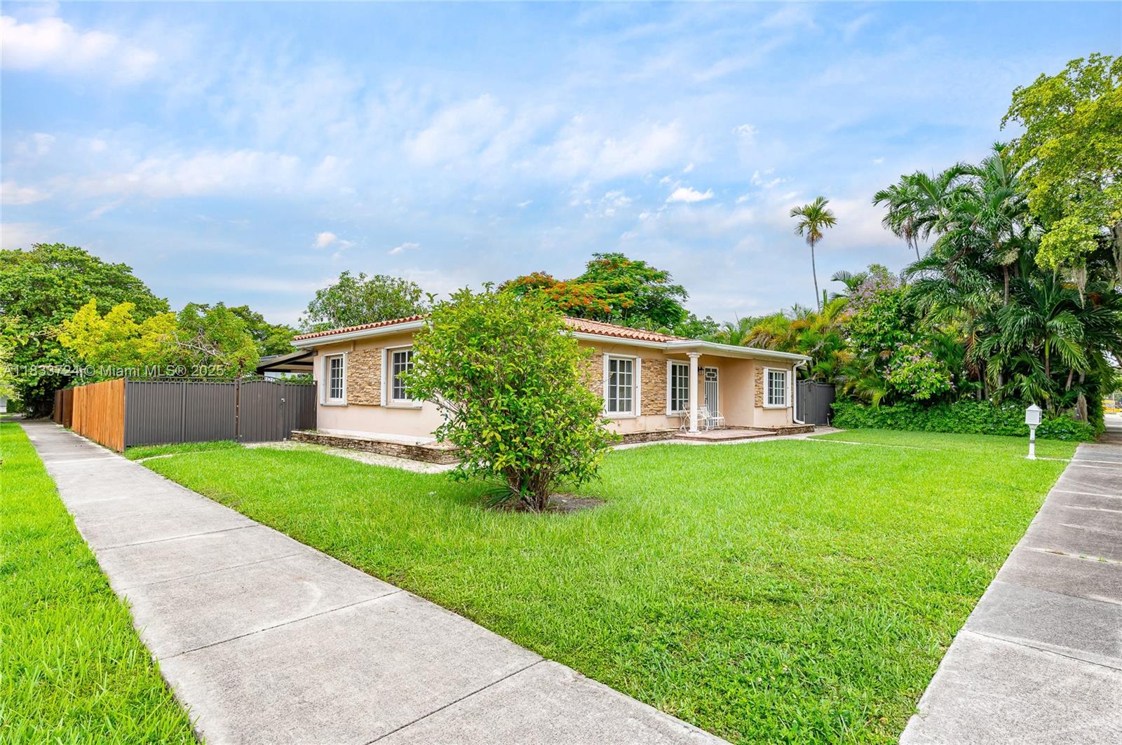 1832 SW 62nd Pl 0