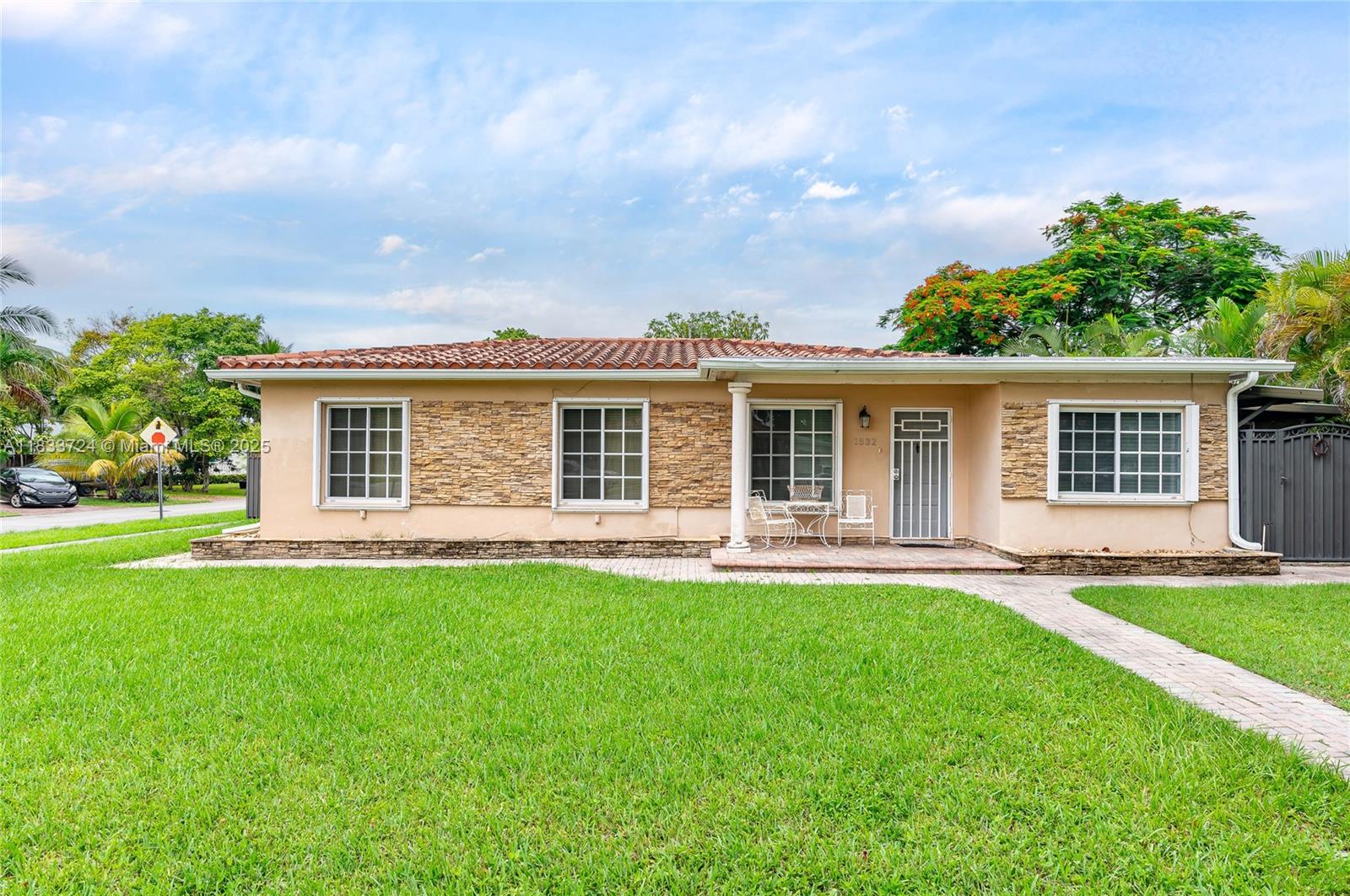 1832 SW 62nd Pl 0