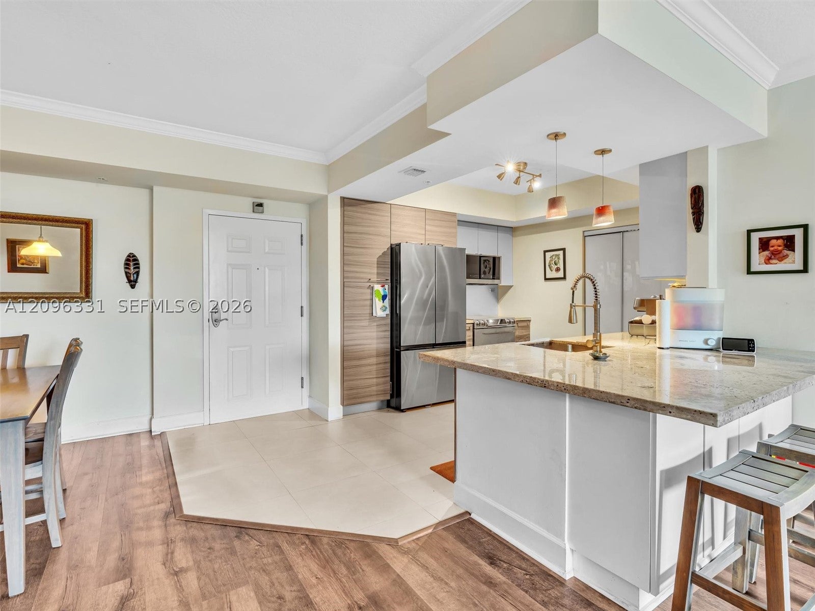 2000 N Bayshore Dr 220