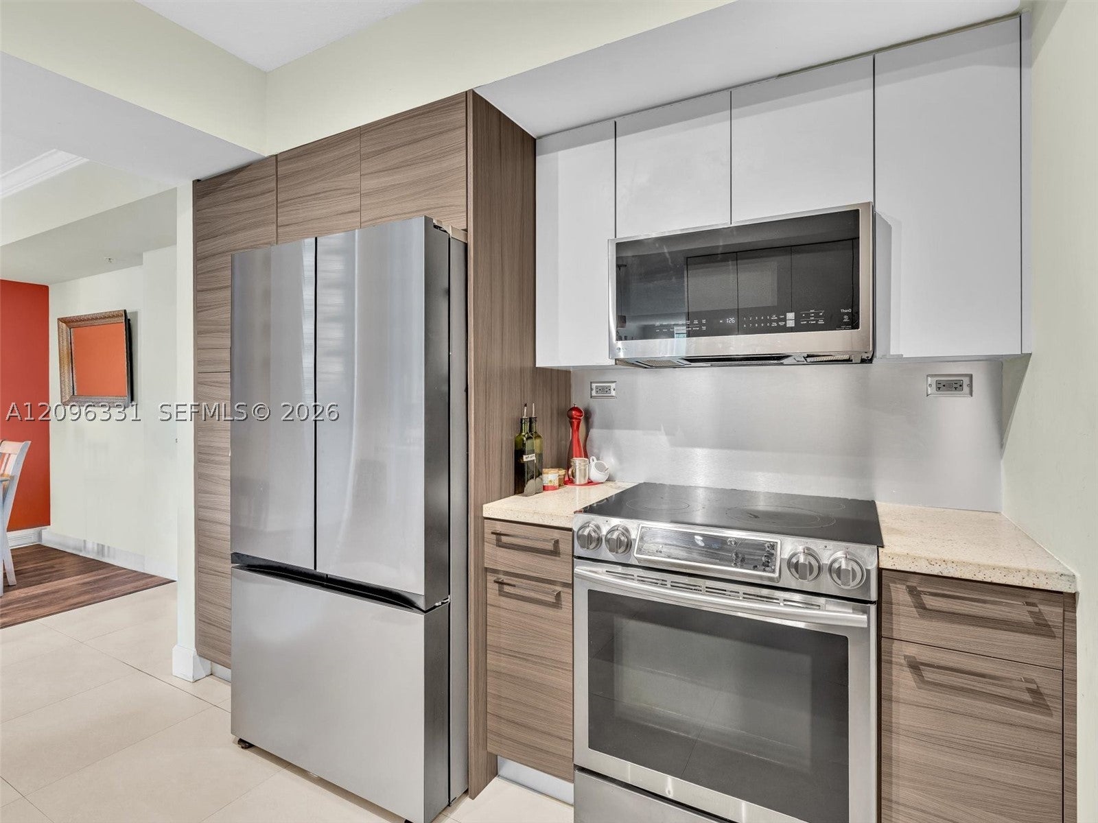 2000 N Bayshore Dr 220