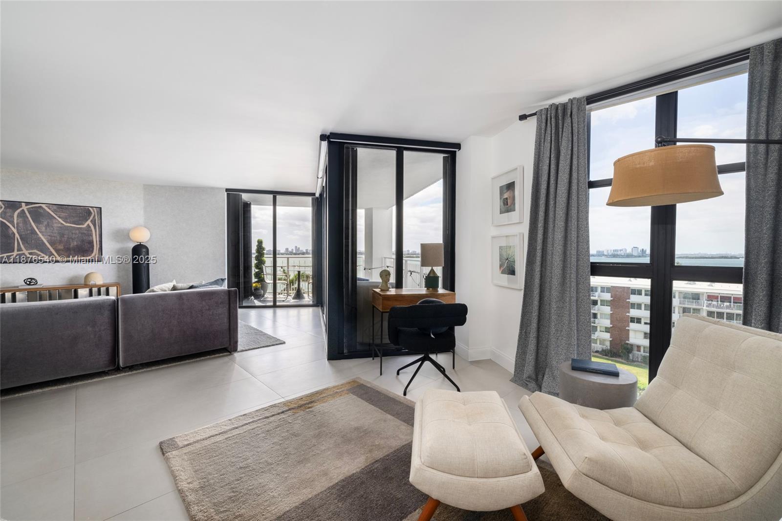 THE TOWERS OF QUAYSIDE CO - Residential