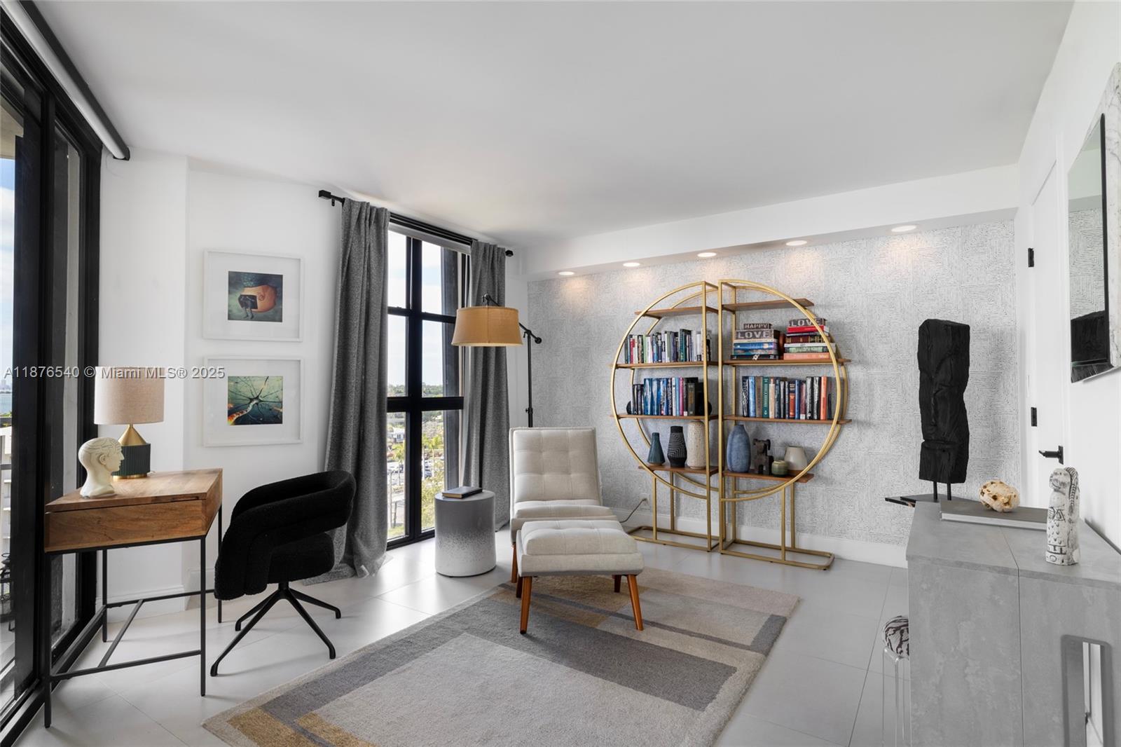 THE TOWERS OF QUAYSIDE CO - Residential