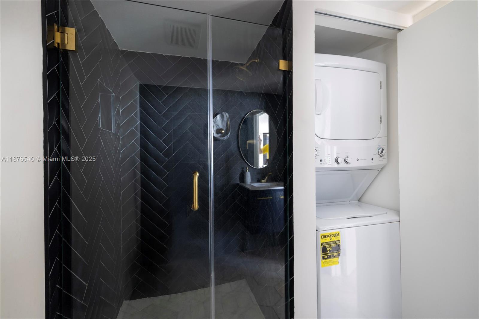 THE TOWERS OF QUAYSIDE CO - Residential