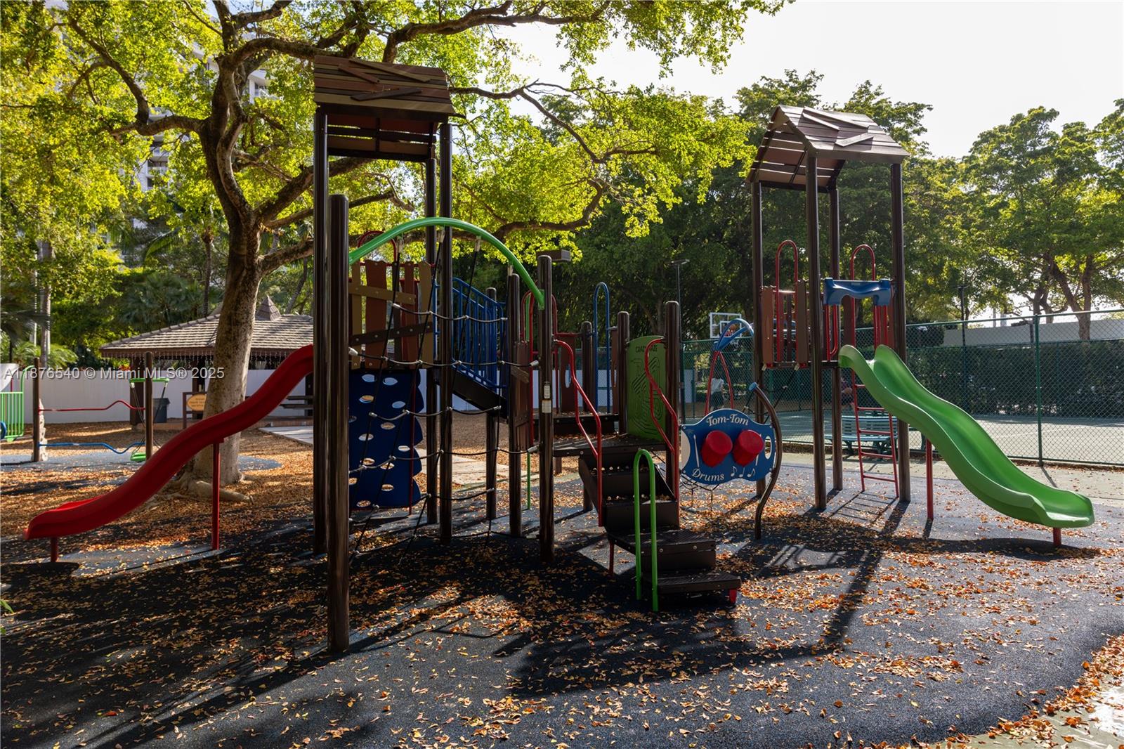 THE TOWERS OF QUAYSIDE CO - Residential