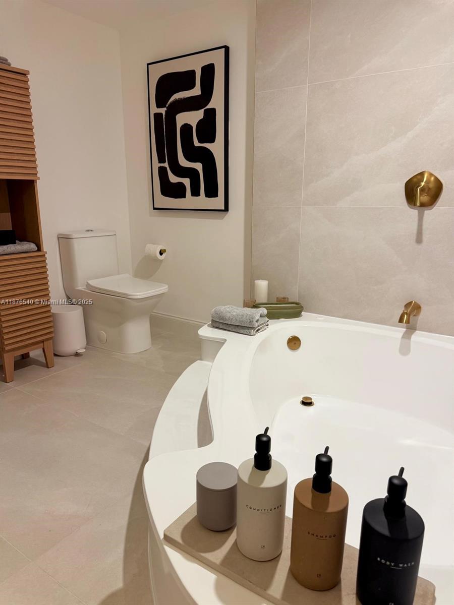 THE TOWERS OF QUAYSIDE CO - Residential