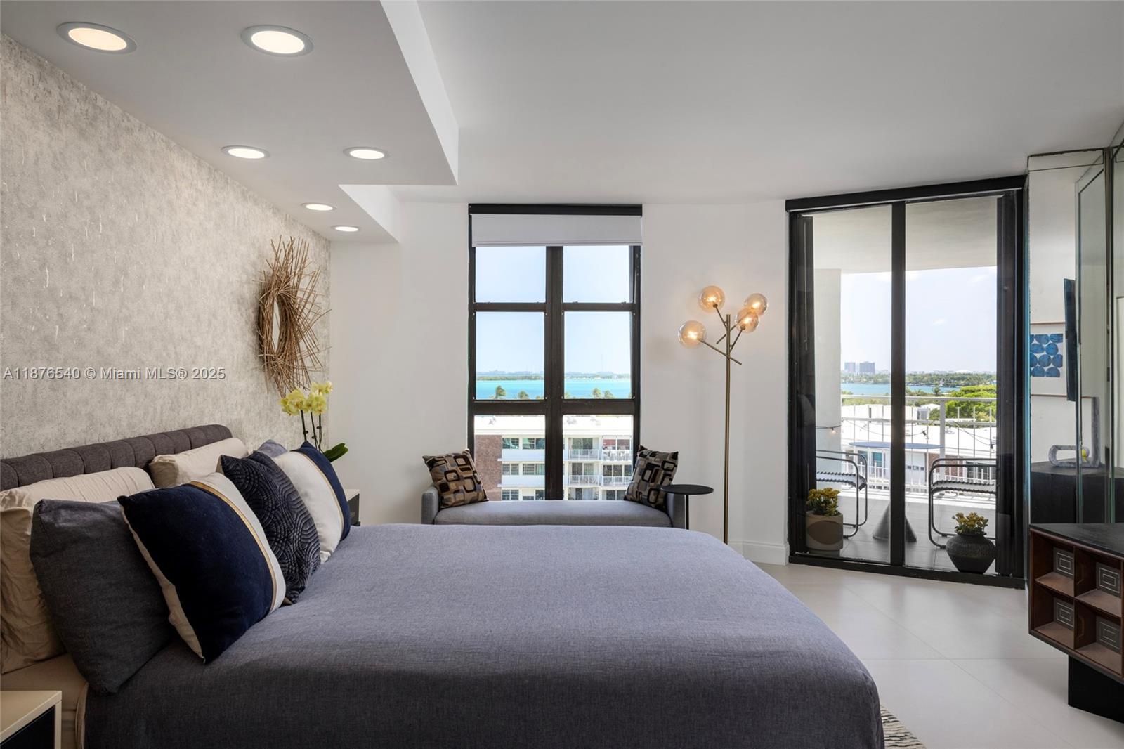 THE TOWERS OF QUAYSIDE CO - Residential