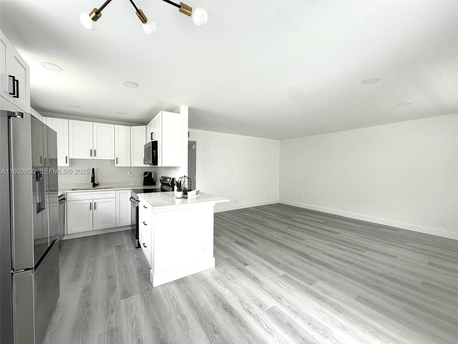 KINGS POINT NORMANDY COND - Residential