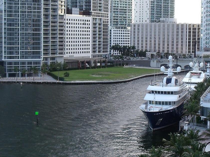 325 S Biscayne Blvd 921