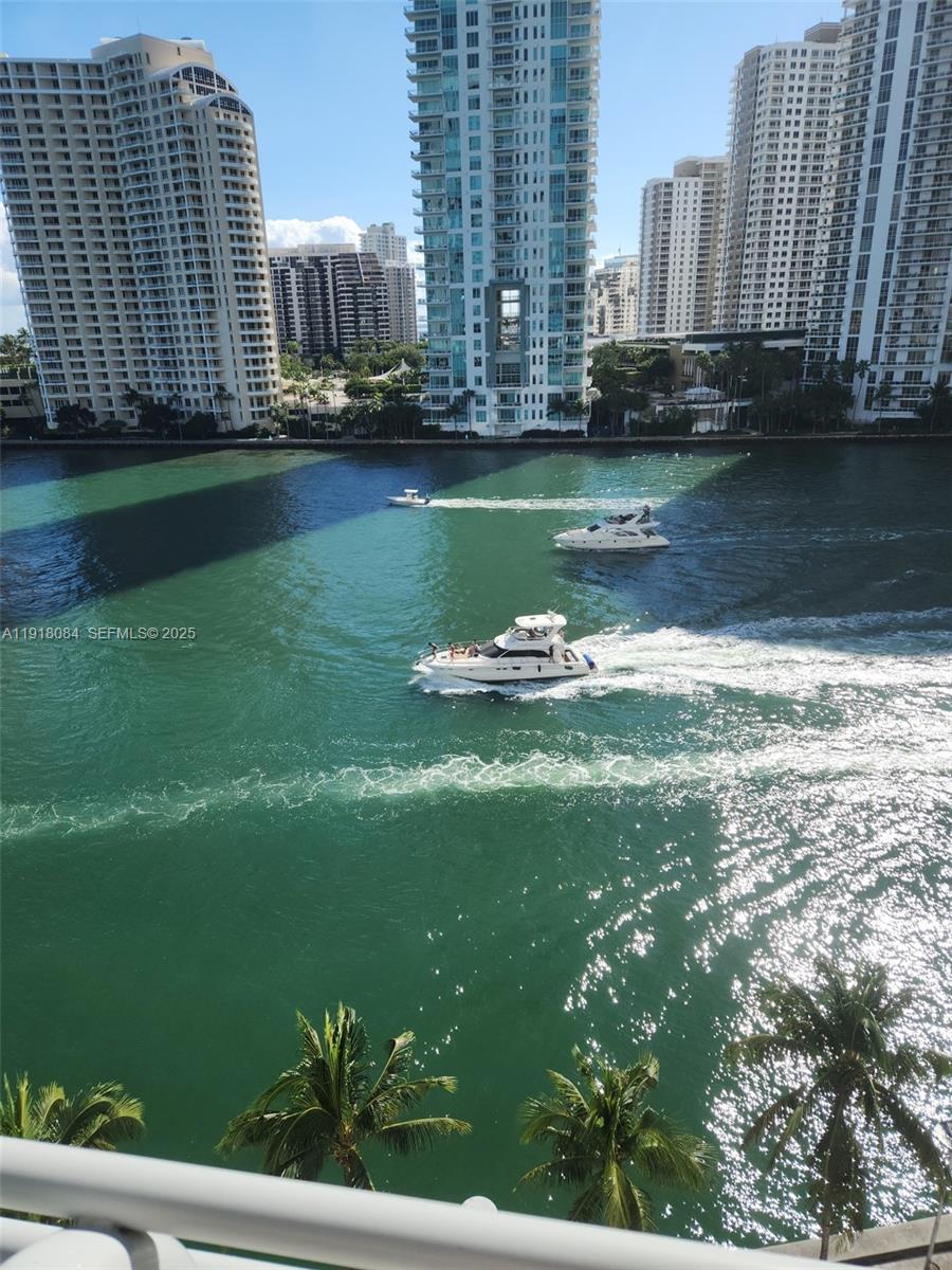 325 S Biscayne Blvd 921