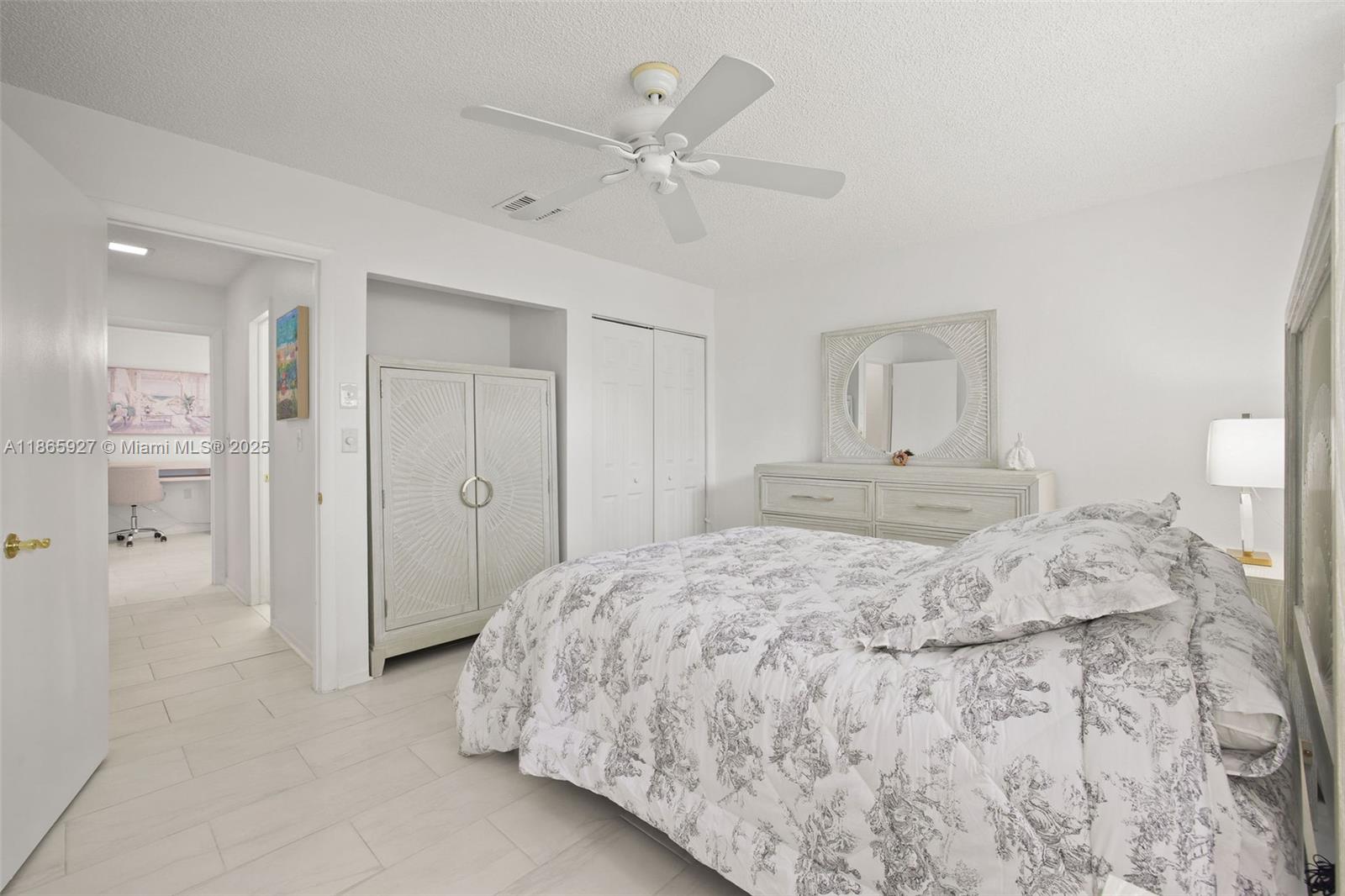 TOWNHOUSE EAST 1 CONDO - Residential