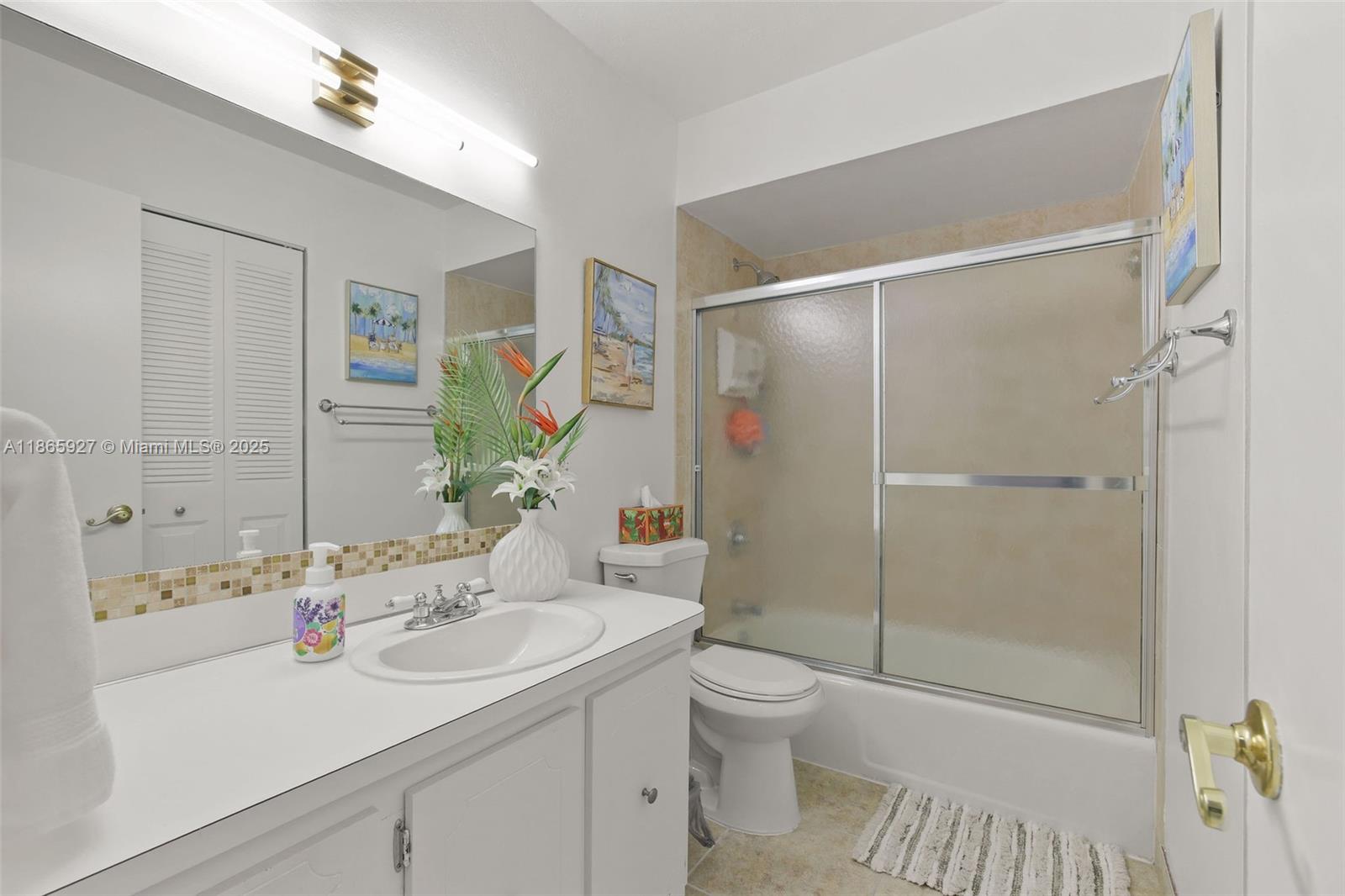 TOWNHOUSE EAST 1 CONDO - Residential