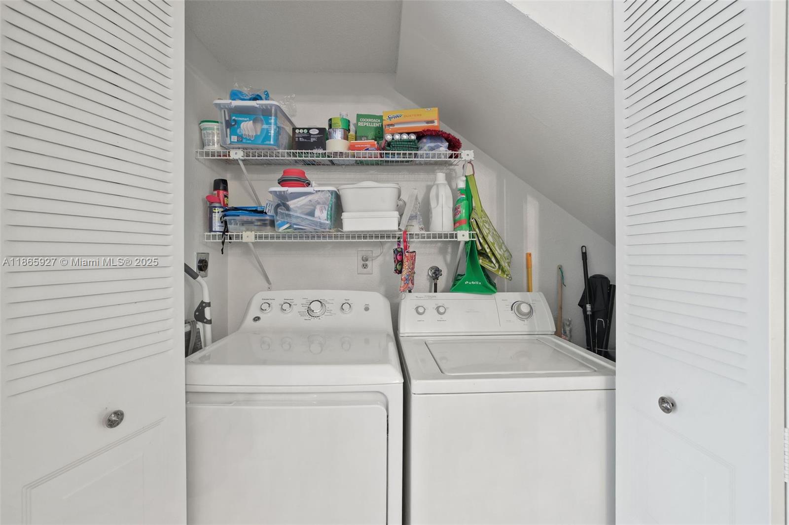 TOWNHOUSE EAST 1 CONDO - Residential