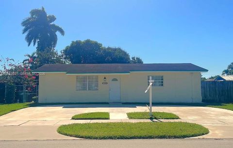 11920 SW 191st Ter Miami FL 33177