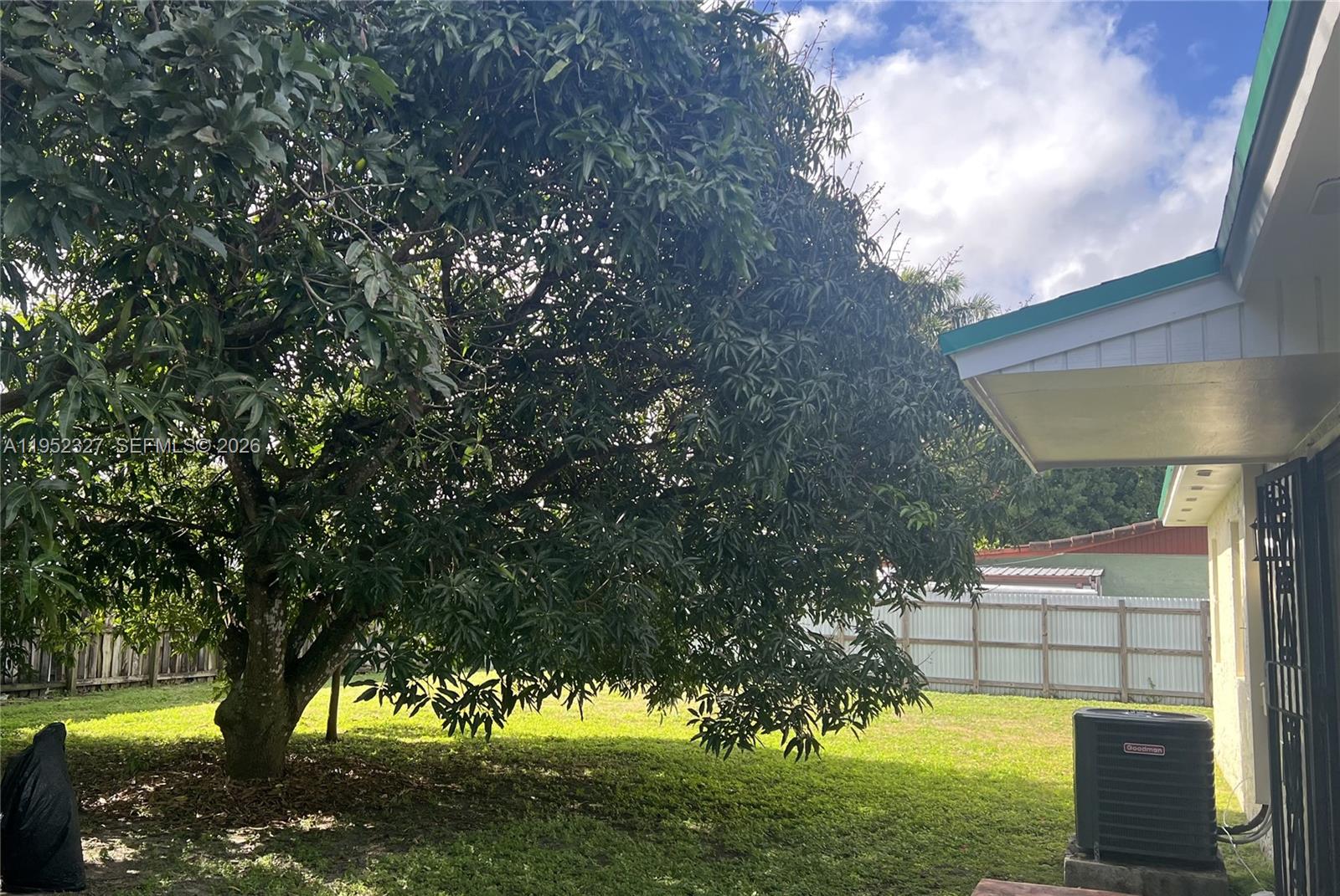 LOS ANGELES ESTATES SEC 3 - Residential