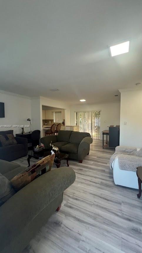 LOS ANGELES ESTATES SEC 3 - Residential