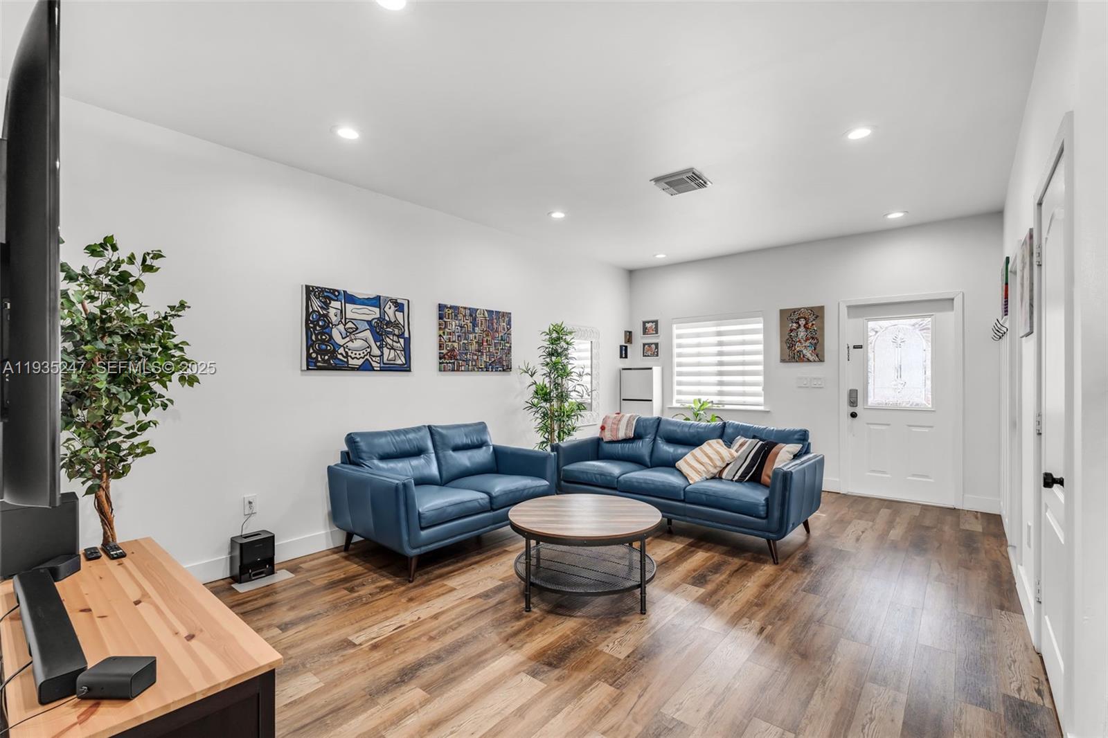 REVISED PLAT OF HILLCREST - Residential