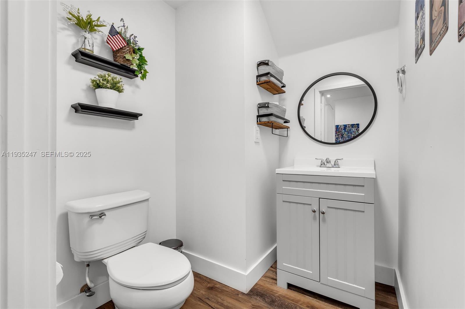 REVISED PLAT OF HILLCREST - Residential