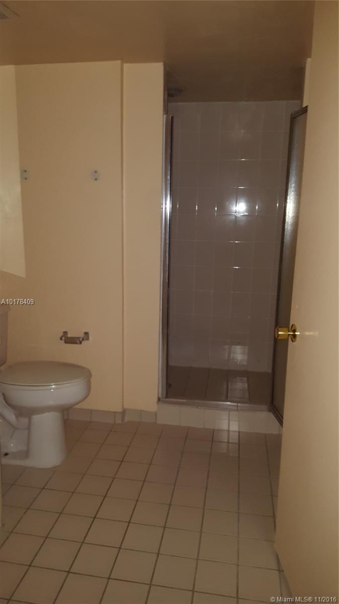 Jasmine Lakes I Condo - Residential Lease