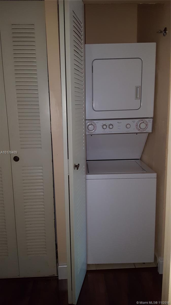 Jasmine Lakes I Condo - Residential Lease