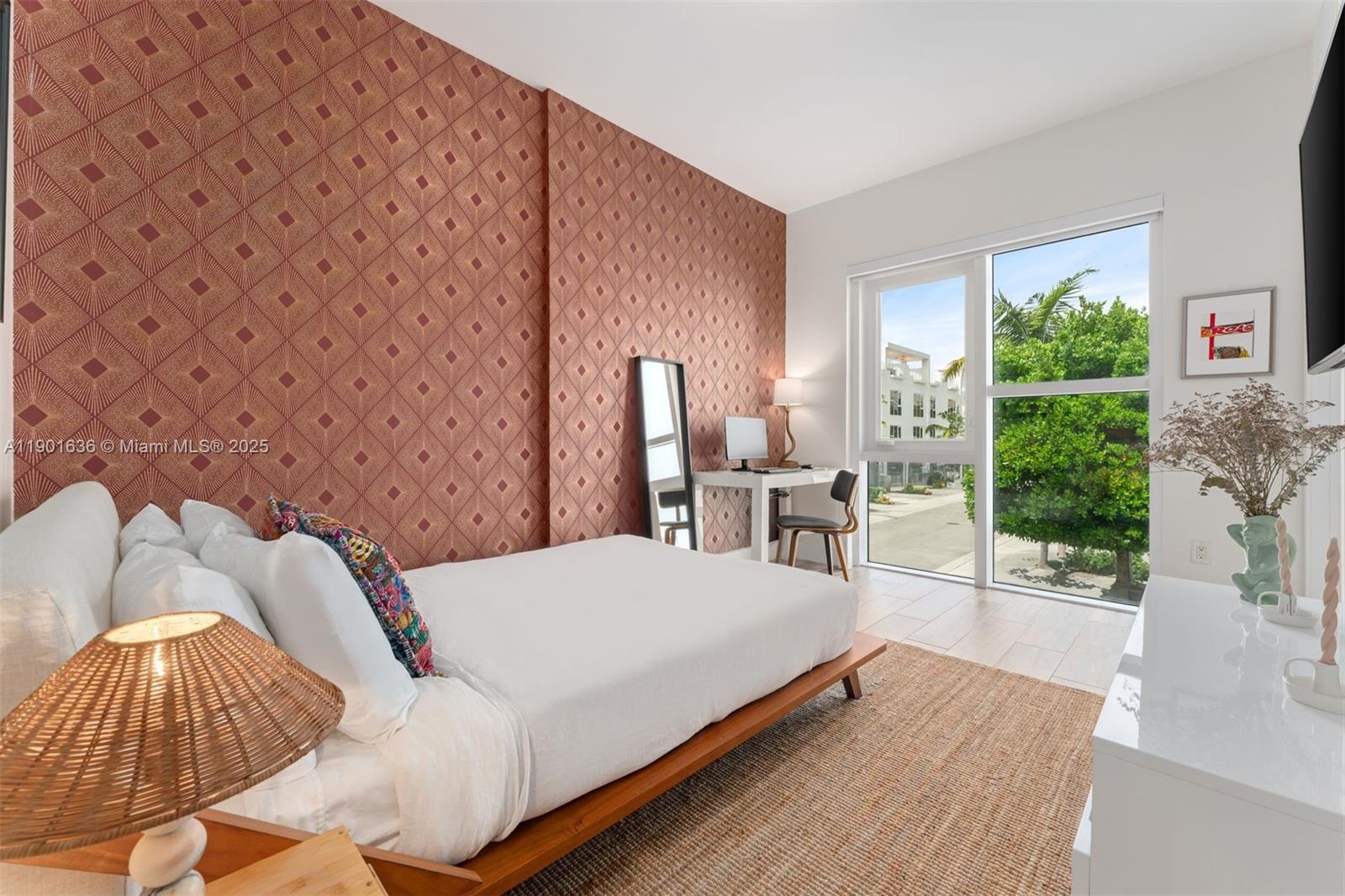 ONE BAY CONDO - Residential Lease