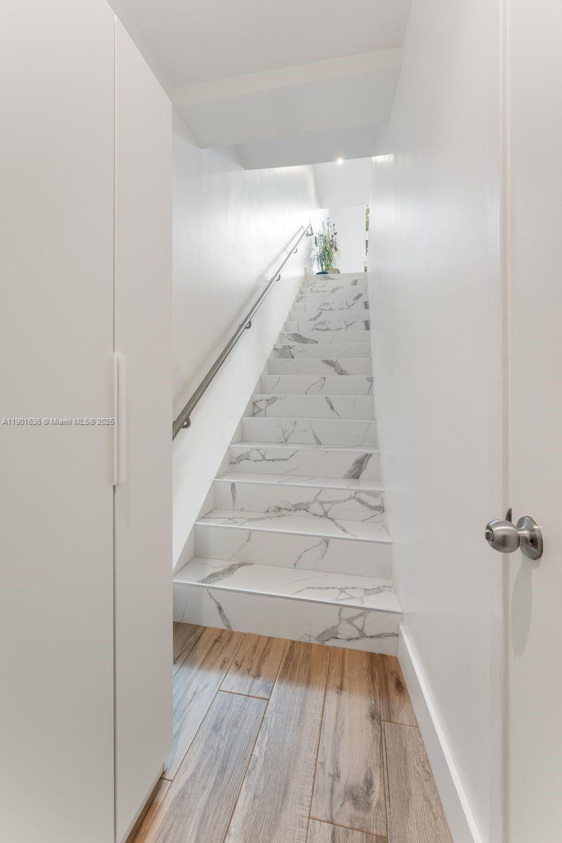 ONE BAY CONDO - Residential Lease