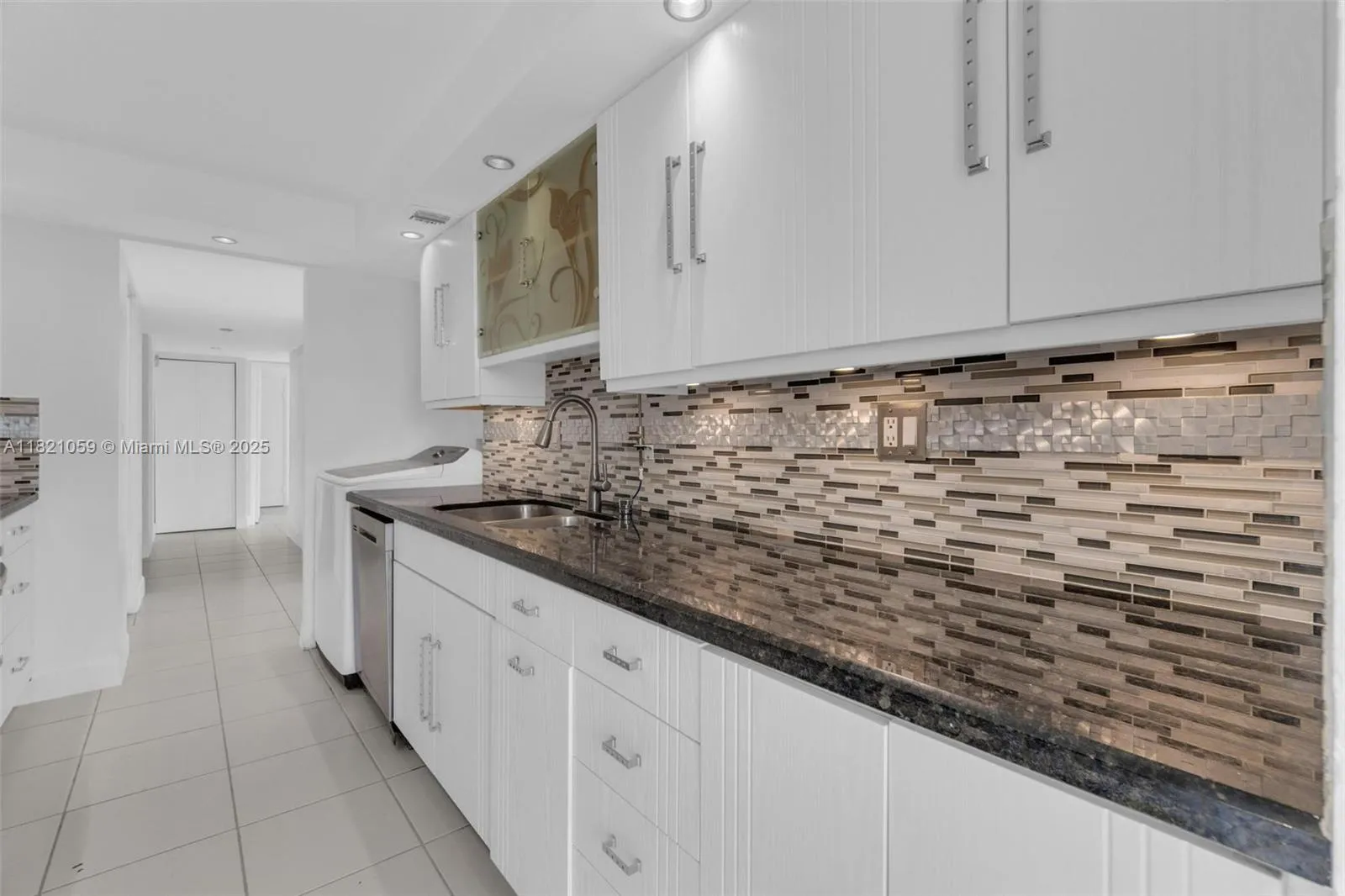 Miami, Florida 33129, United States, 2 Bedrooms Bedrooms, ,2 BathroomsBathrooms,Residential,Active,150328