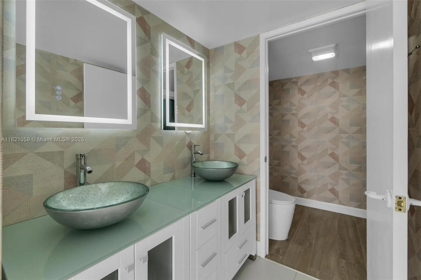 Miami, Florida 33129, United States, 2 Bedrooms Bedrooms, ,2 BathroomsBathrooms,Residential,Active,150328