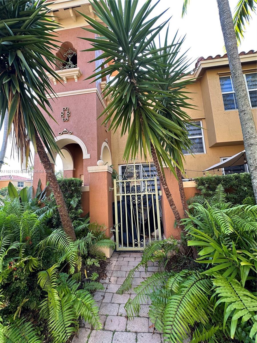 PEMBROKE CAY CONDO - Residential Lease