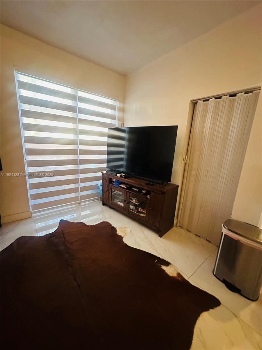 PEMBROKE CAY CONDO - Residential Lease