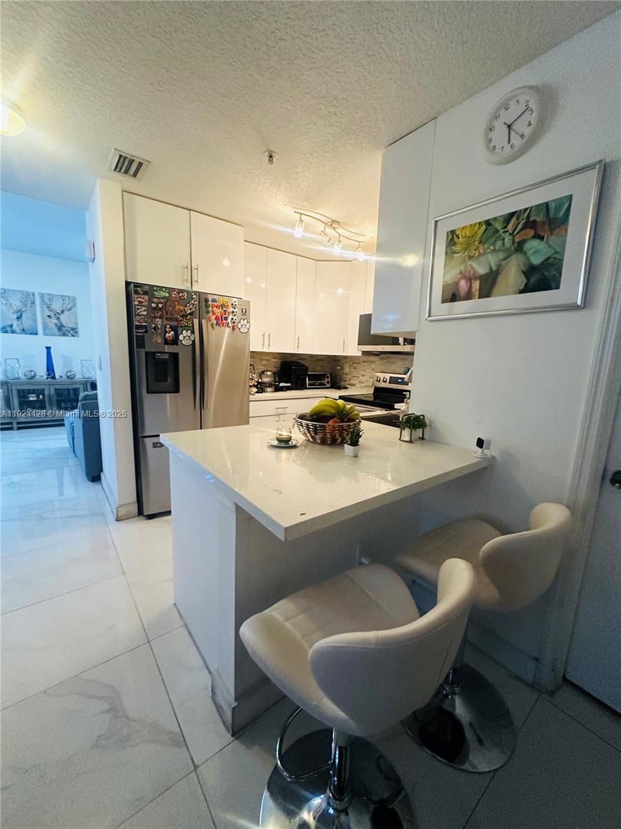 PEMBROKE CAY CONDO - Residential Lease