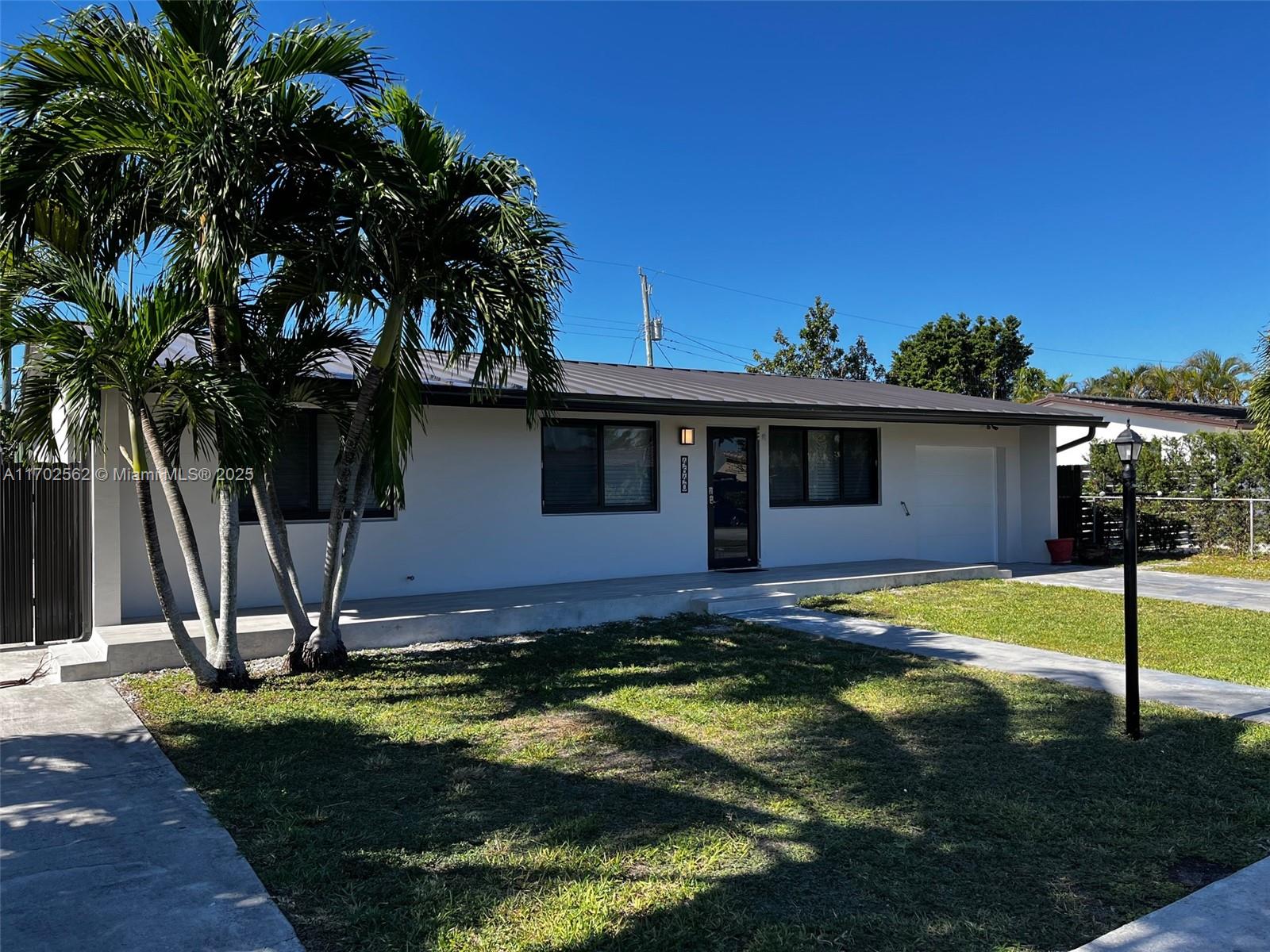 4640 Sw 94th Ct, Miami, Broward County, Florida - 4 Bedrooms  
2 Bathrooms - 