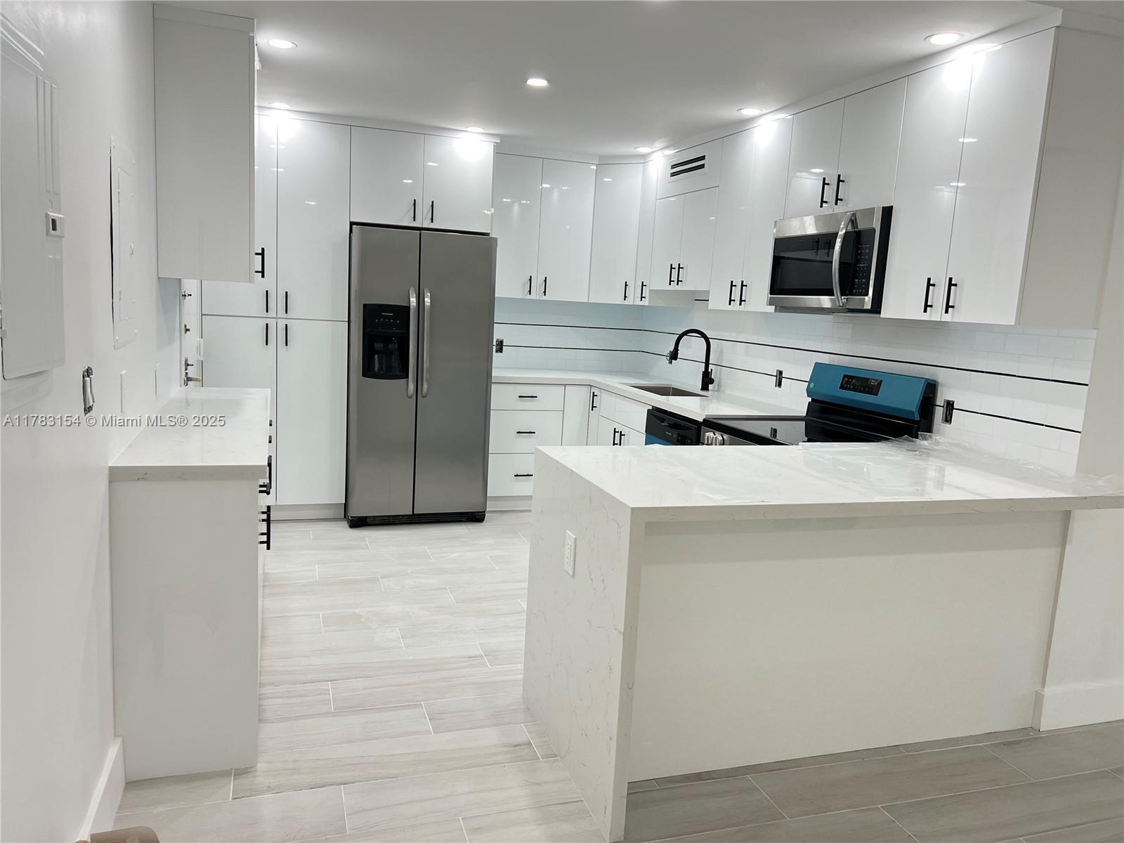 575 Crandon Blvd 312