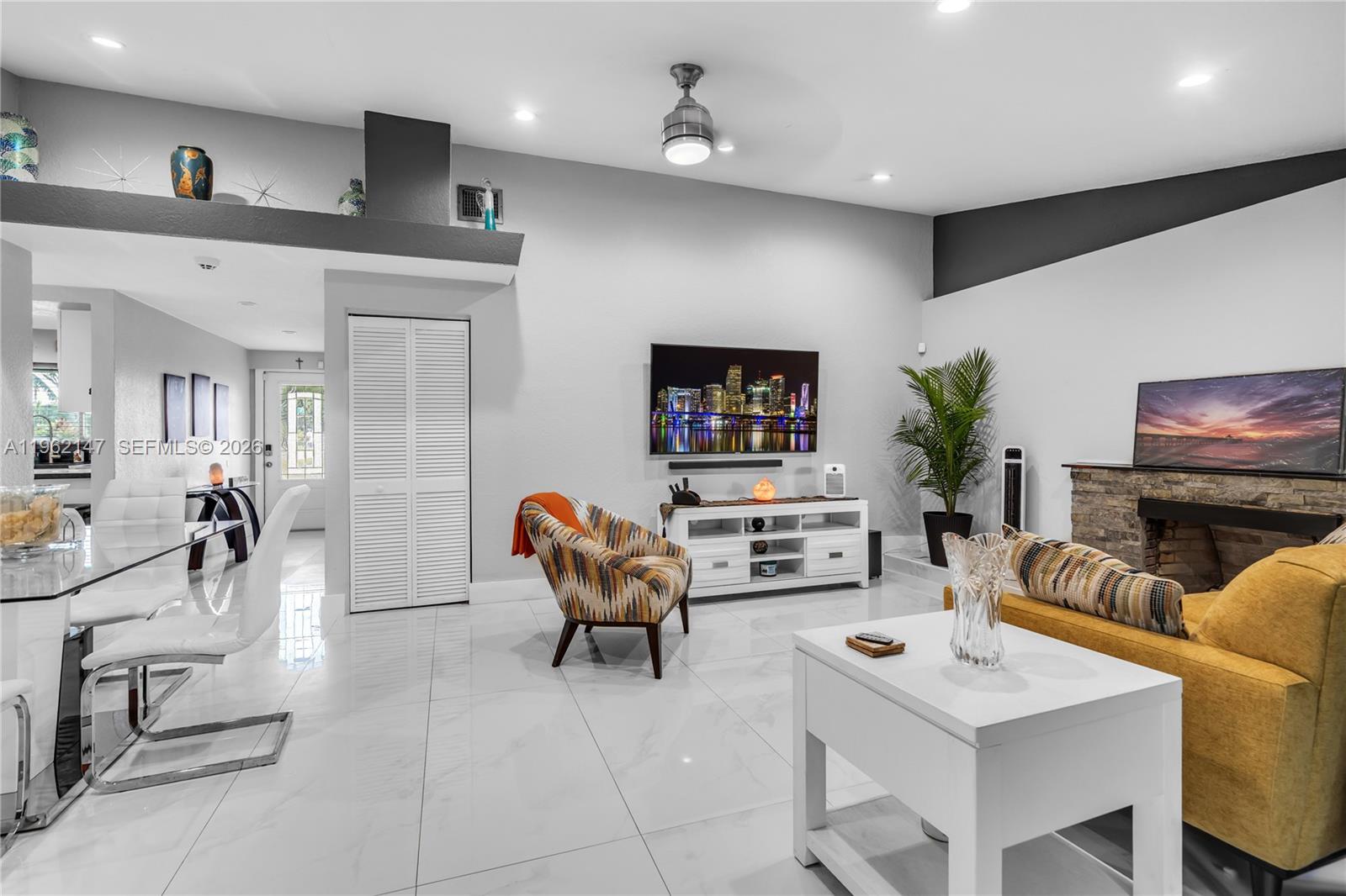 SIERRA MIRADA - Residential