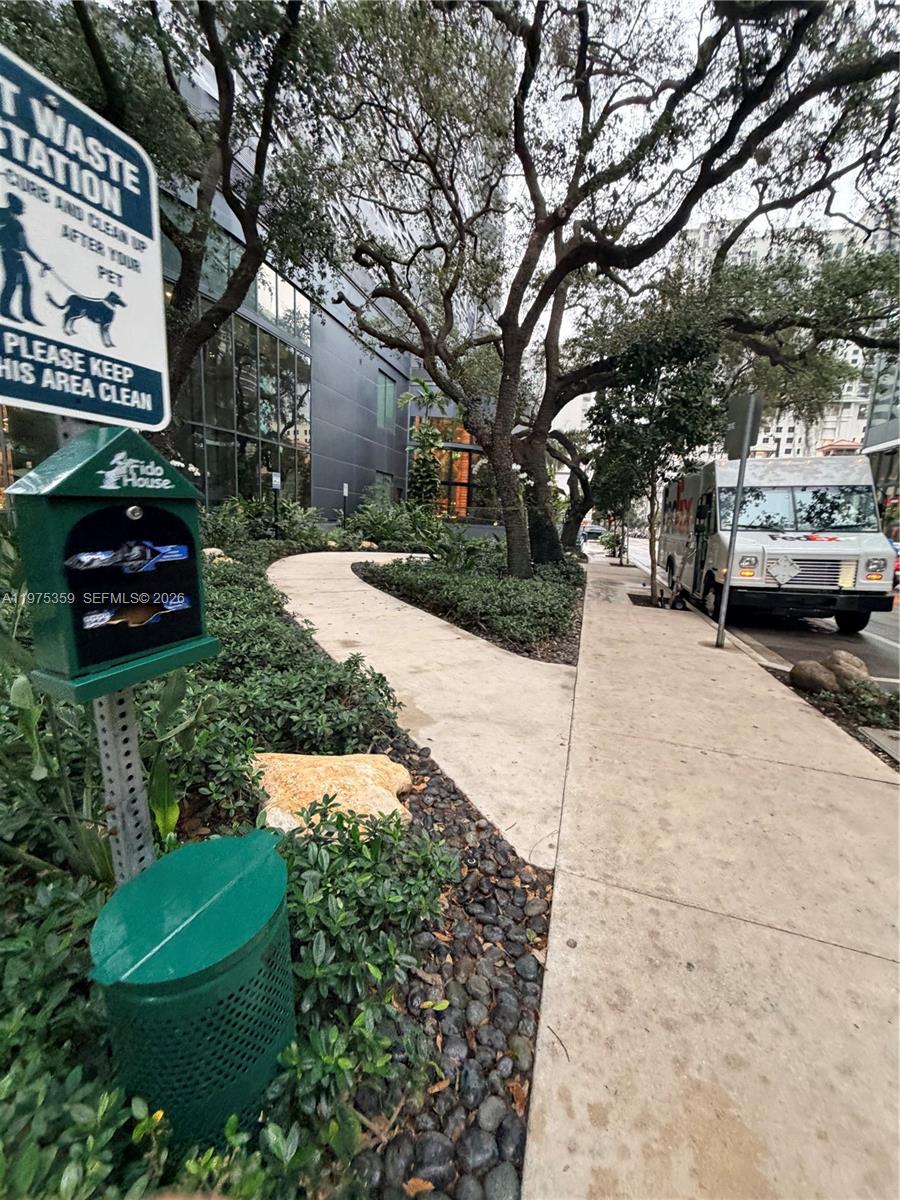 1000 Brickell Plz 2606