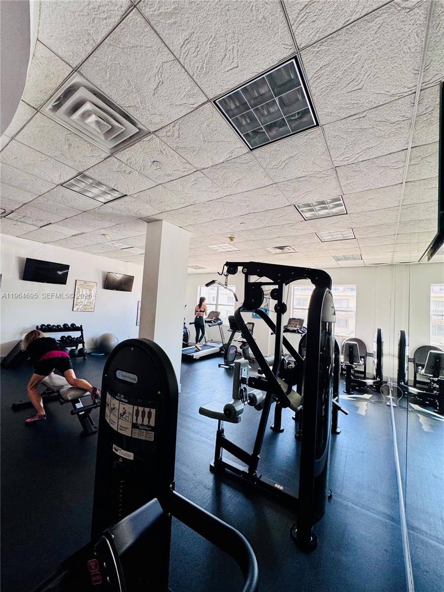 401 BLU OF NORTH BEACH CO - Residential