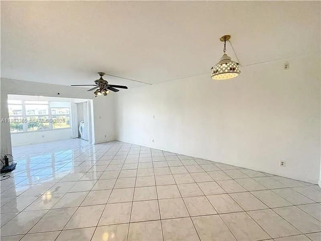 Photo of 9370 SW 8th St #423, Boca Raton, FL 33428 (MLS # A11983365)