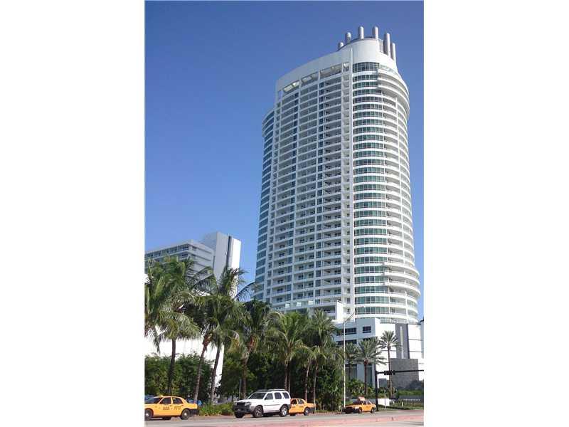 Enjoy the Luxury lifestyle in this amazing suite that Fontainebleau Tresor has to offer. Studio totally equipped: 1 full bath, Living room/dining area, nice kitchen, microwave, mini fridge, computer desk, flat screen tv and a lovely ocean and intracostal and ocean view. Valet and free breakfast complementary for the owners. In addition to the dynamic poolscape, Fontainebleau features 11 restaurants and lounges, two story full service spa with an indoor pool area and more....