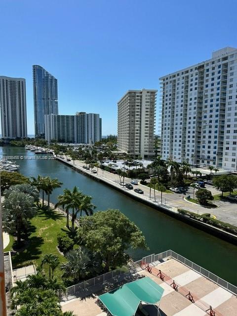 400 S Kings Point Dr 806