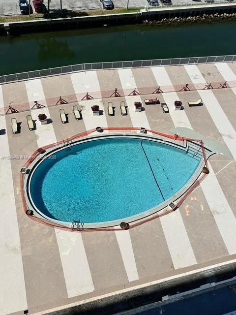 400 S Kings Point Dr 806