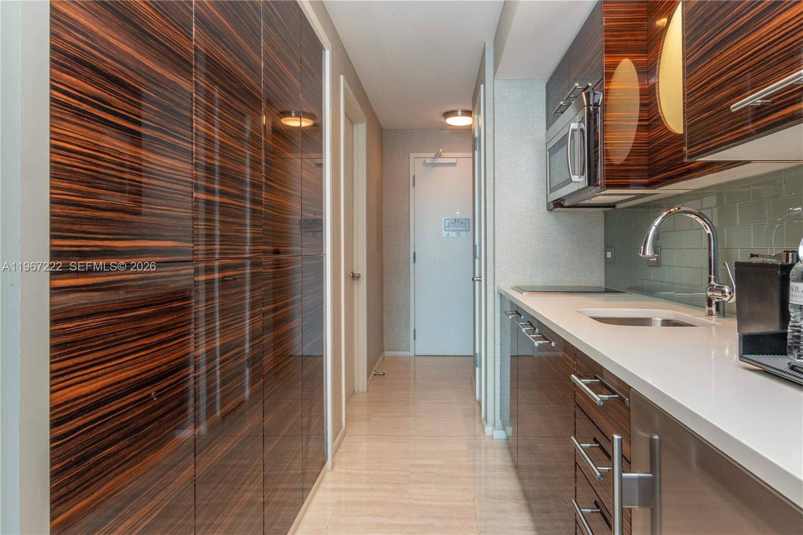 551 FLB CONDOMINIUM HOTEL - Residential