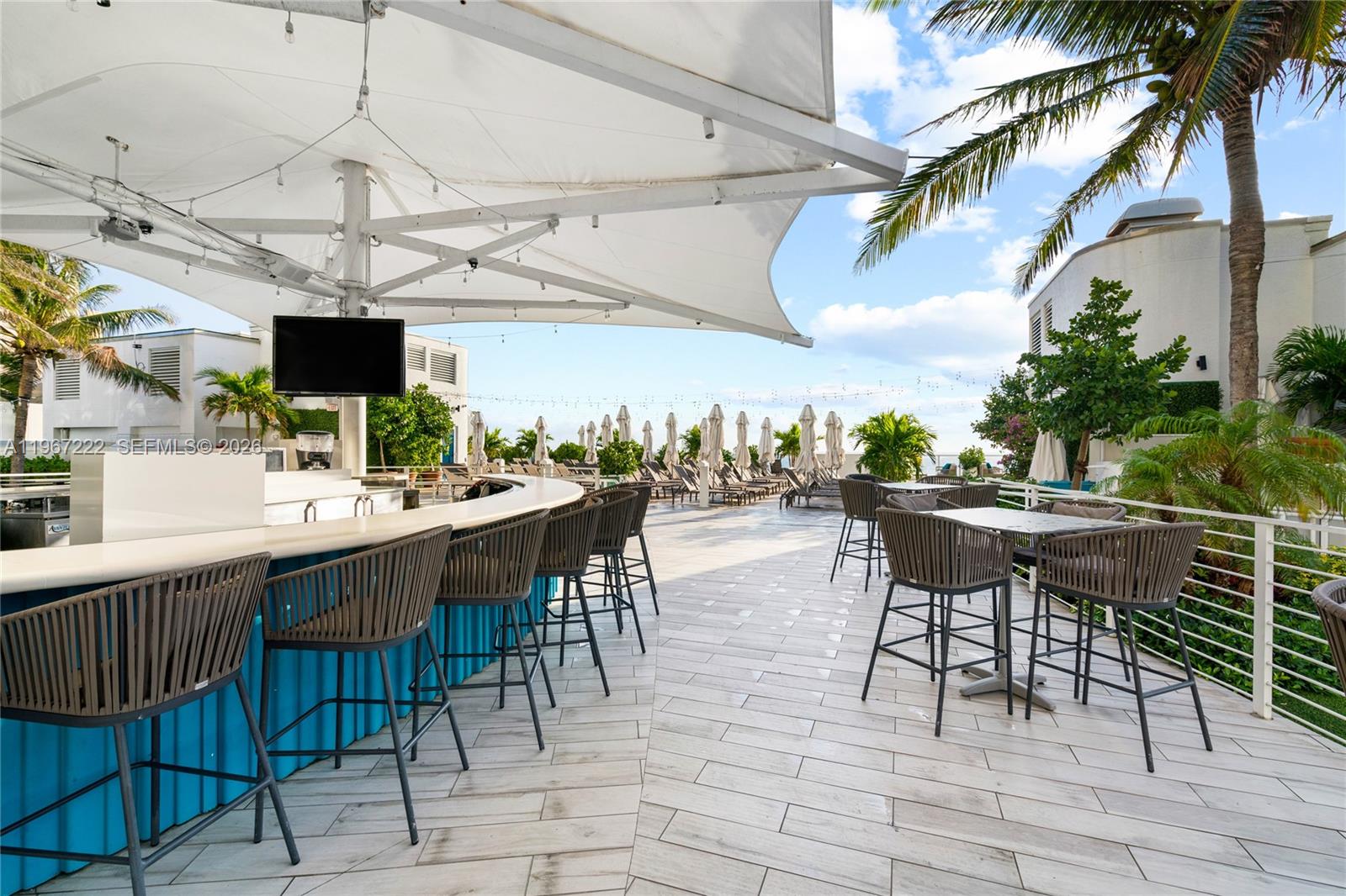 551 FLB CONDOMINIUM HOTEL - Residential