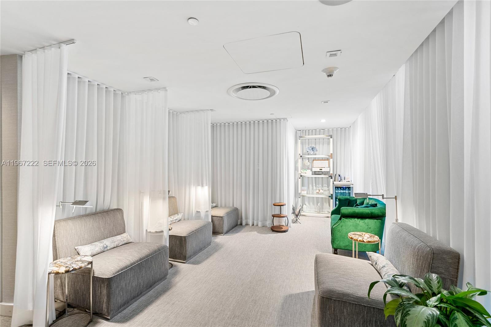 551 FLB CONDOMINIUM HOTEL - Residential