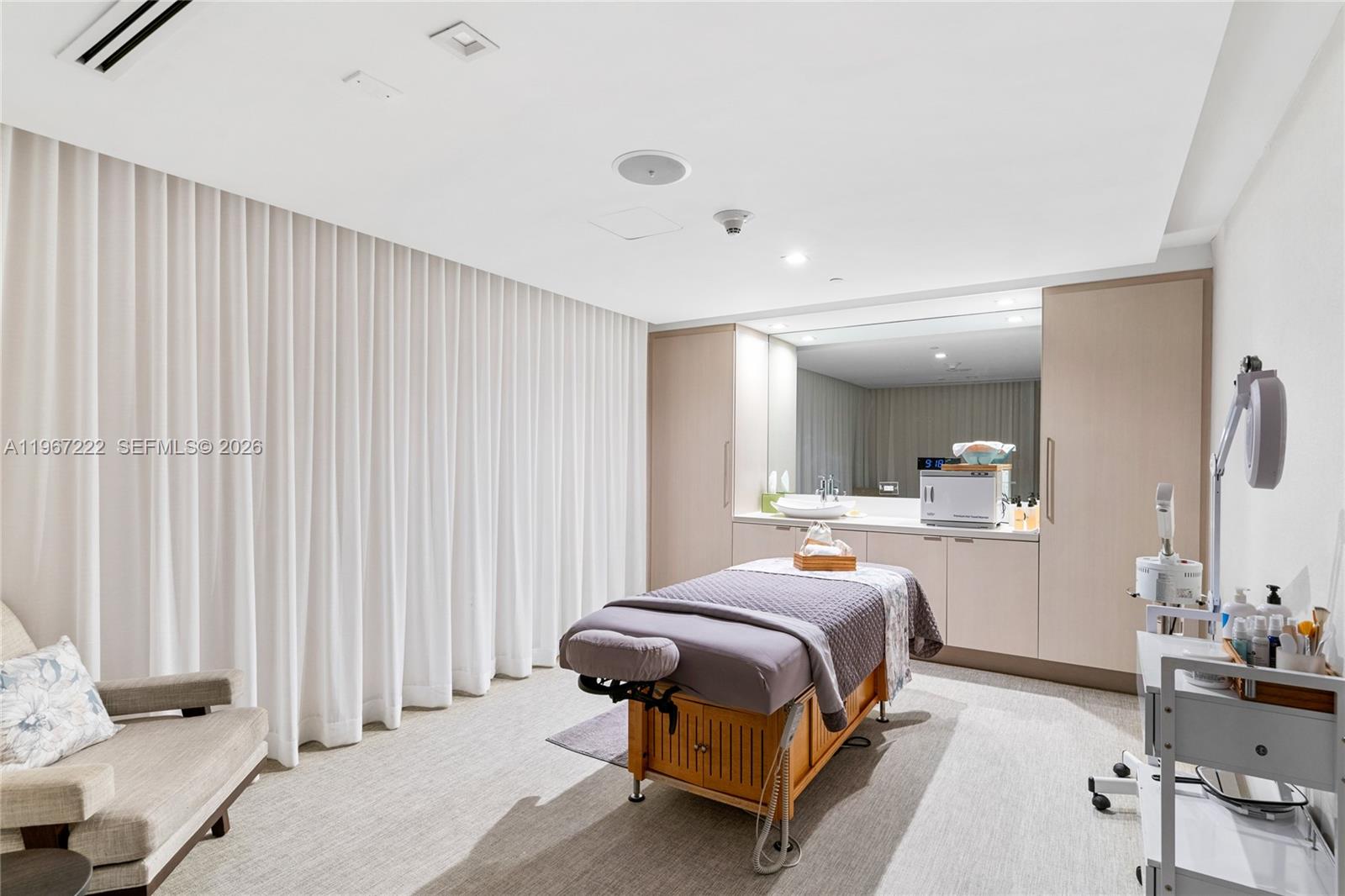 551 FLB CONDOMINIUM HOTEL - Residential