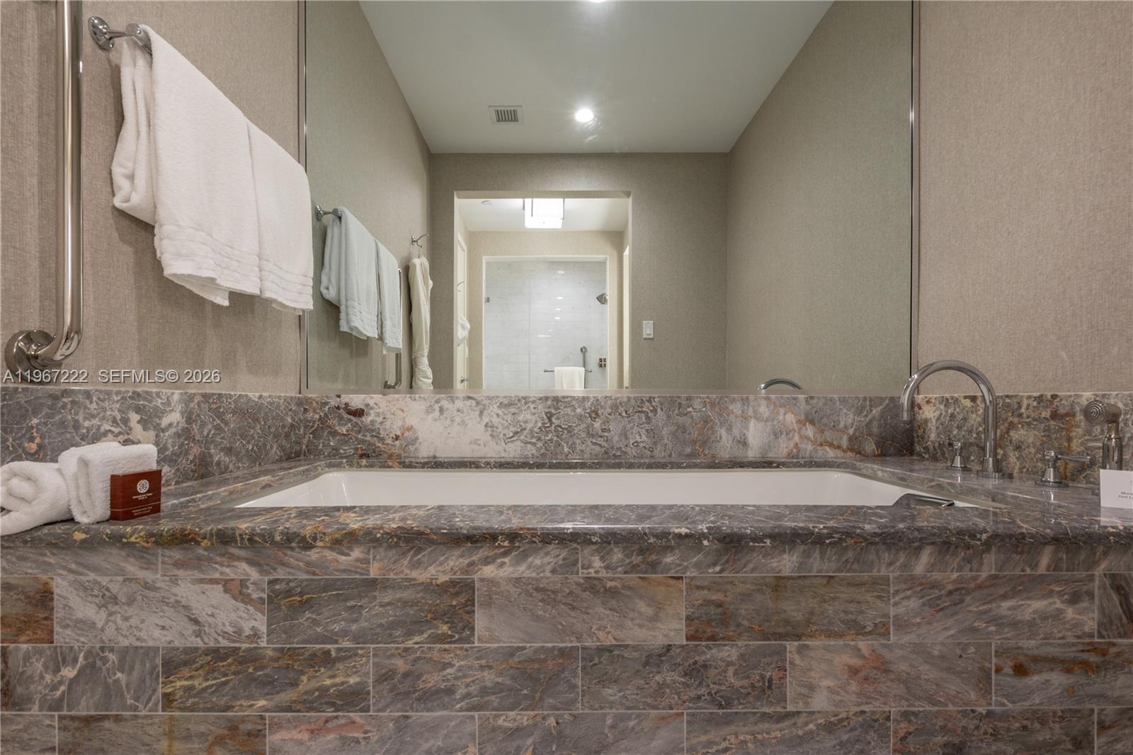 551 FLB CONDOMINIUM HOTEL - Residential