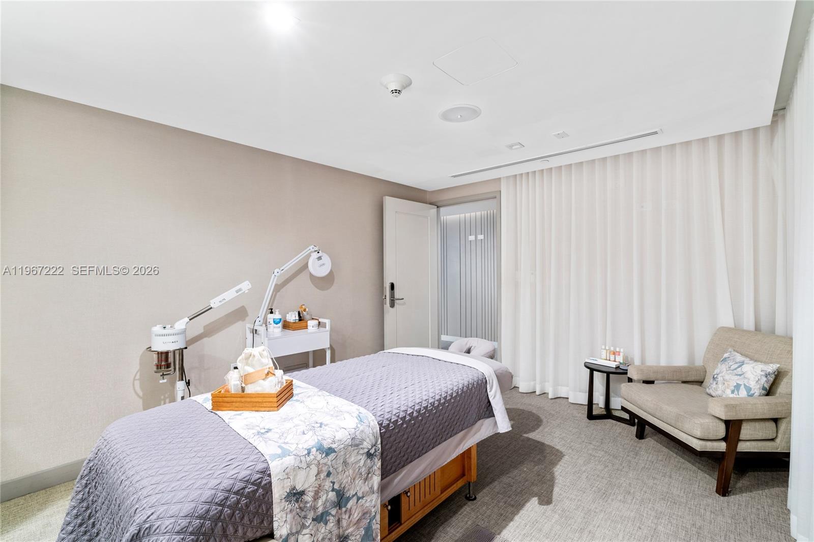 551 FLB CONDOMINIUM HOTEL - Residential