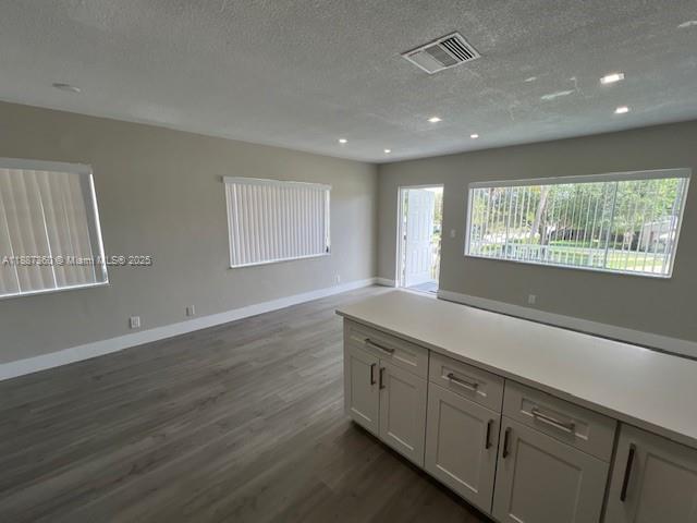 LAUDERDALE - Residential Lease