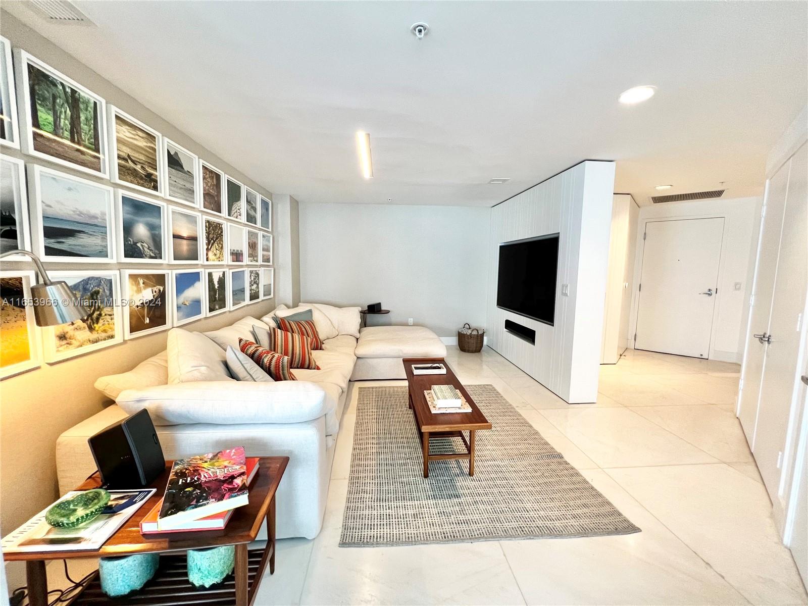 Rental Property at 17111 Biscayne Blvd 1102, North Miami Beach, Miami-Dade County, Florida - Bedrooms: 2 
Bathrooms: 3  - $6,500 MO.