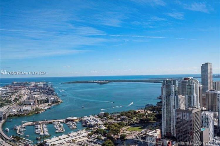 PARAMOUNT MIAMI WORLDCENTE - Residential Lease