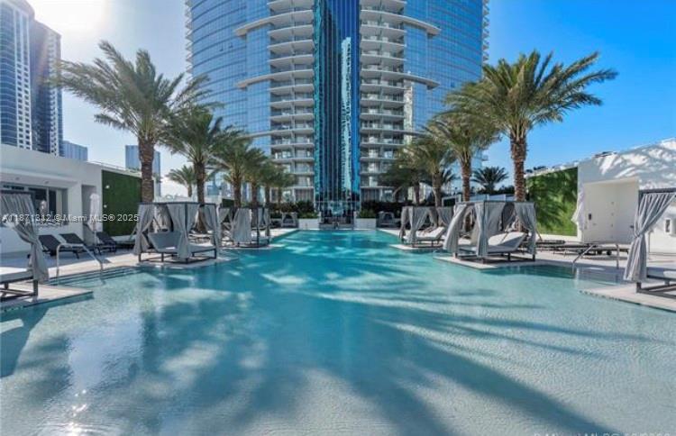 PARAMOUNT MIAMI WORLDCENTE - Residential Lease